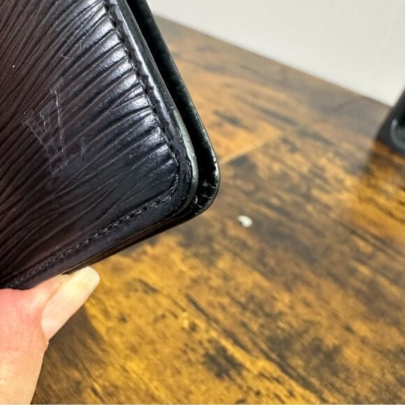 Louis Vuitton Epi Leather Slim Bifold Wallet W/ Certificate of Authenticity - Picture 10 of 13